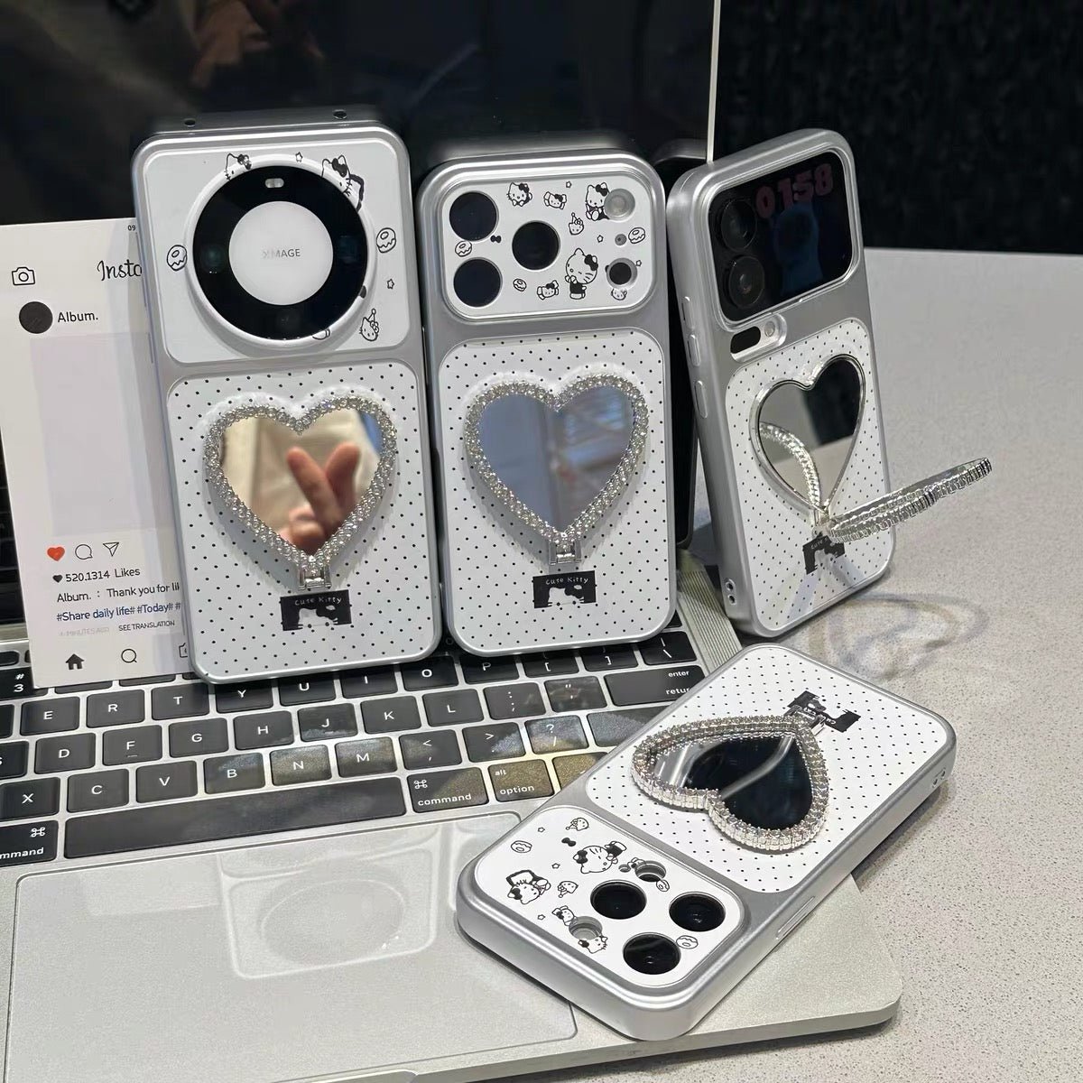 Heart-shaped mirror and stand Kitty phone case – product image 4